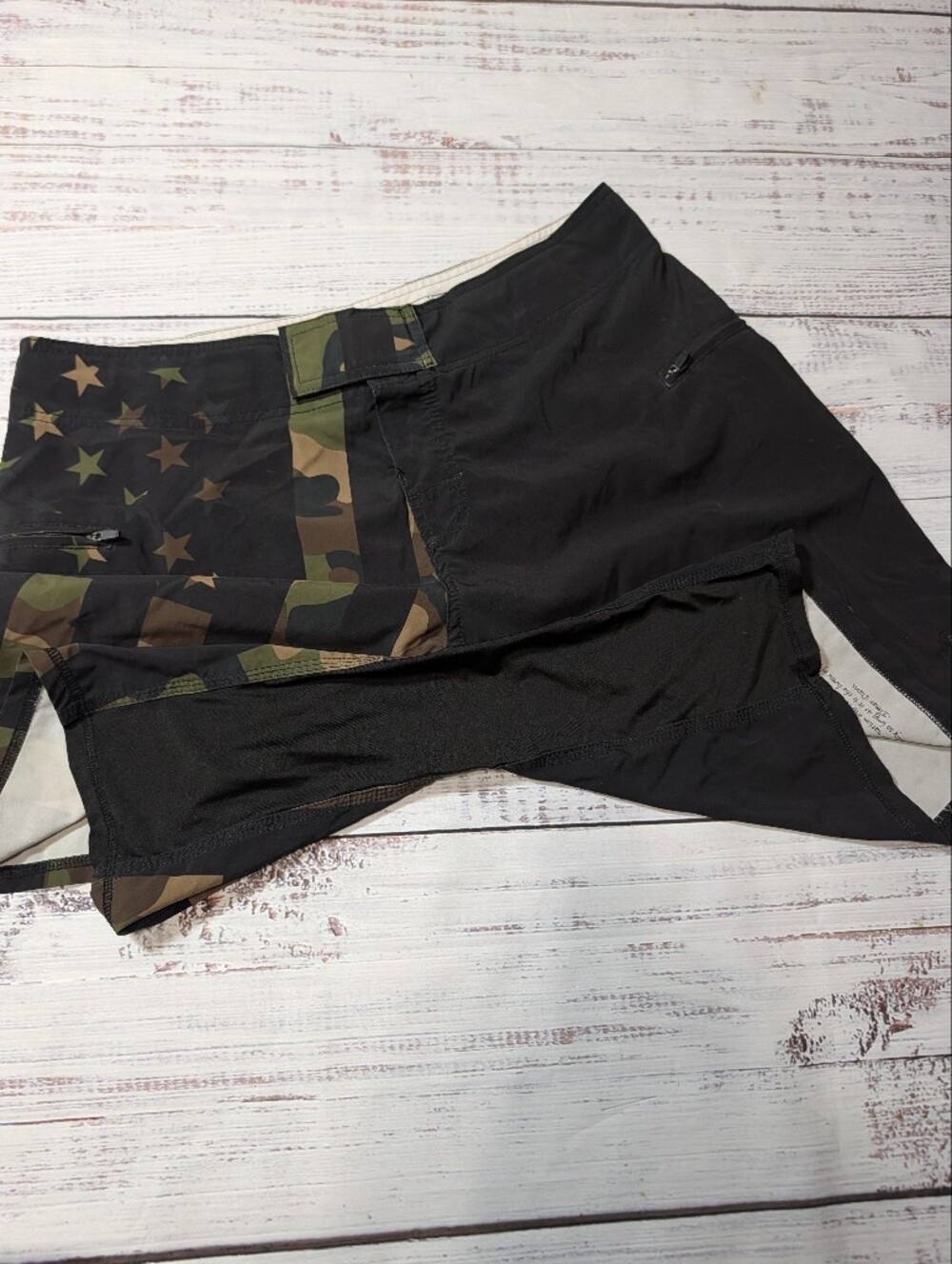 Born Primitive Men's American Defender Board Shorts Swim Trunks Size 34 Camo - Picture 9 of 12